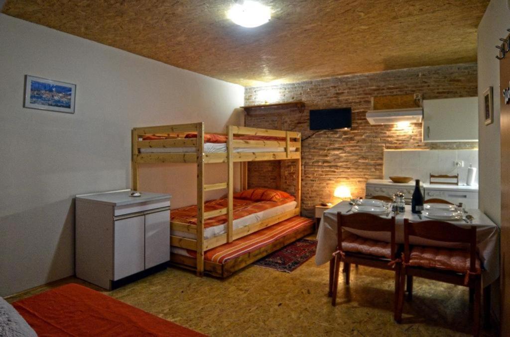 Studio Apartment La Maison De Catherine Ровинь Экстерьер фото