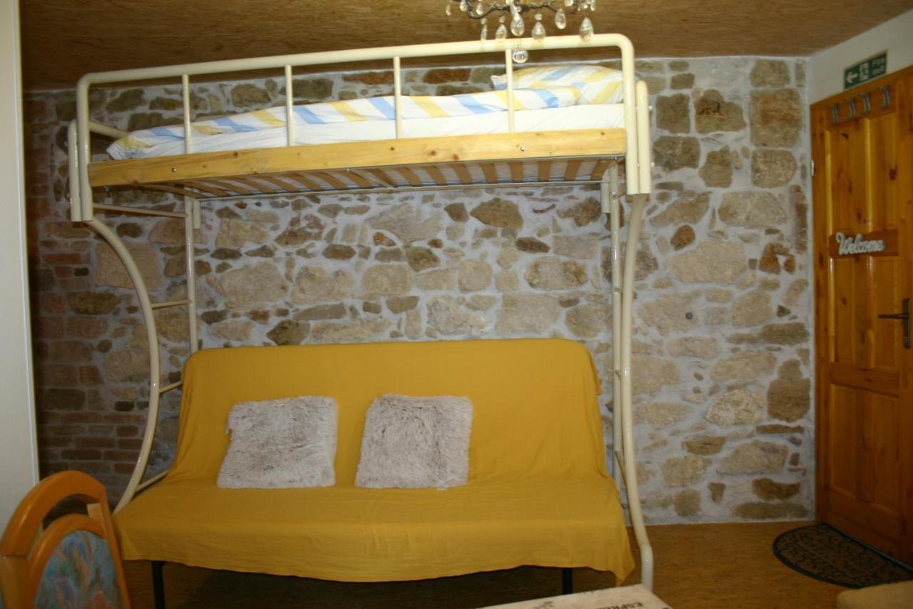 Studio Apartment La Maison De Catherine Ровинь Экстерьер фото