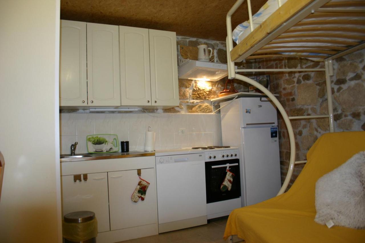 Studio Apartment La Maison De Catherine Ровинь Экстерьер фото