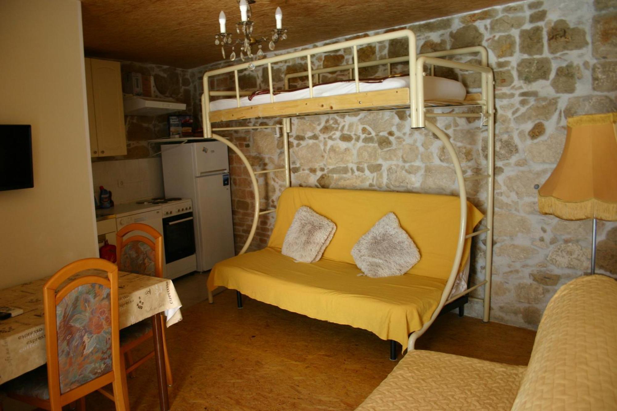Studio Apartment La Maison De Catherine Ровинь Экстерьер фото